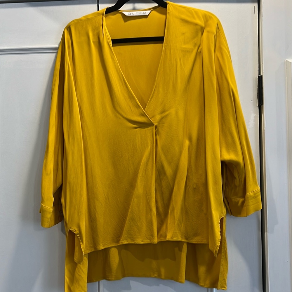Zara blouse with bat wing sleeve - Picture 1 of 4